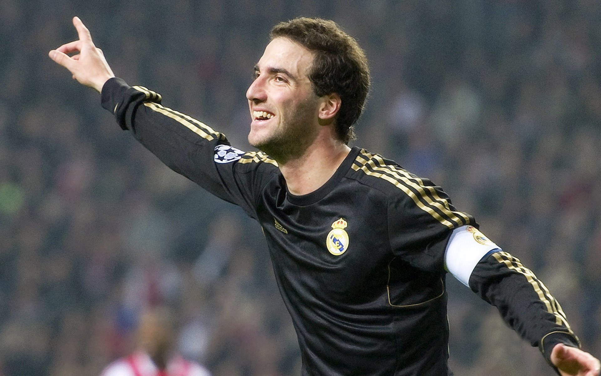 世界杯球队大巴标语盘点 最励志与最幽默口号出炉